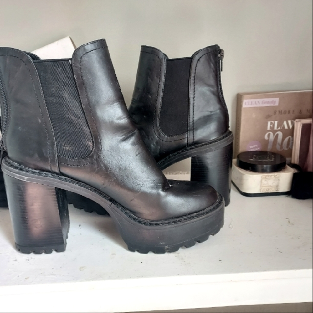Madden Girl Rezzaa Chelsea Booties